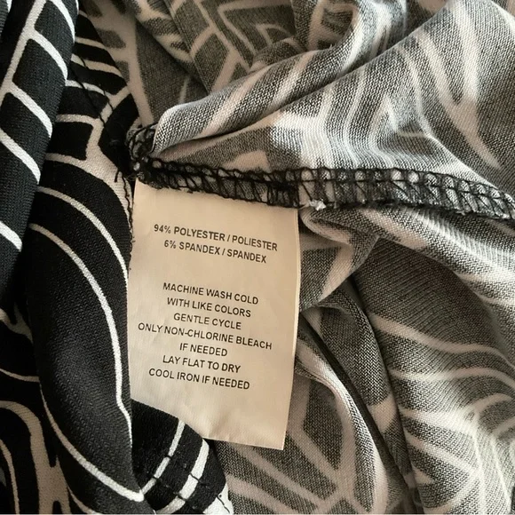 Sag Harbor Black and White Patterned Top, Stretch, short sleeves, lg - Picture 9 of 9